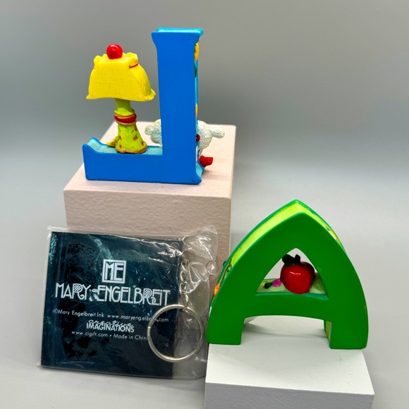 Two EUC 1999 Vintage Mary Engelbreit Resin Letters - A & L plus a new keychain! - Picture 6 of 7